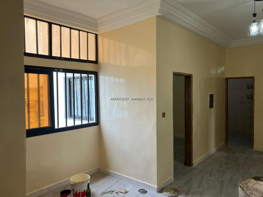 Studio F2 OPEN chambre salon cuisine toilette au 1er étage