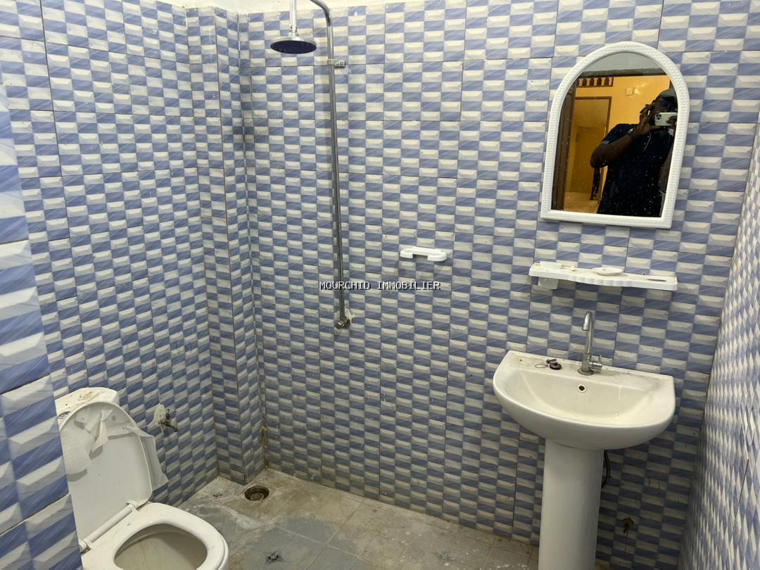 Studio F2 OPEN chambre salon cuisine toilette au 1er étage